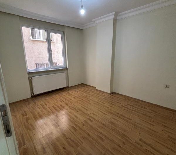 istanbul Bahçelievler cumhuriyet mah de kiralık 85m² 2+1-1. kat daire
