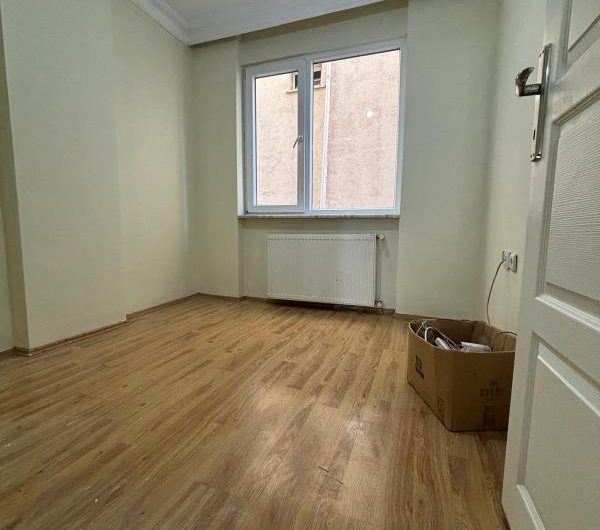 istanbul Bahçelievler cumhuriyet mah de kiralık 85m² 2+1-1. kat daire