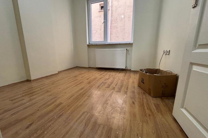 istanbul Bahçelievler cumhuriyet mah de kiralık 85m² 2+1-1. kat daire