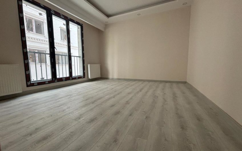 istanbul Bahçelievler Şirinevler mah de kiralık 80m² 2+1- Yüksek giriş kat daire