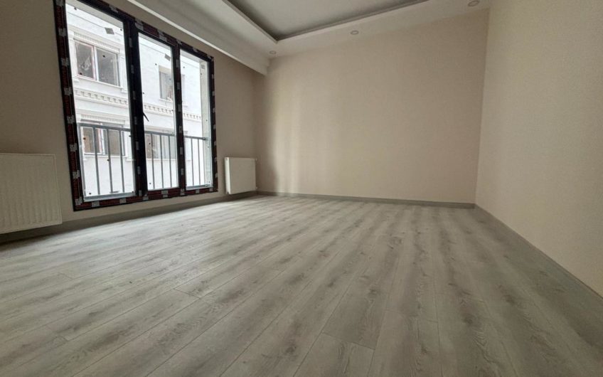 istanbul Bahçelievler Şirinevler mah de kiralık 80m² 2+1- Yüksek giriş kat daire