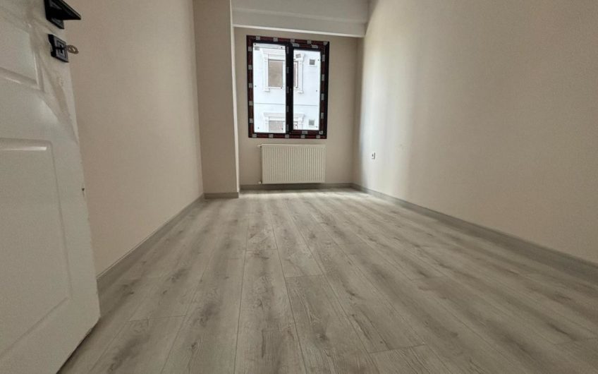 Bahçelievler Şirinevler mah de kiralık 125m² 3+1- 1. kat daire