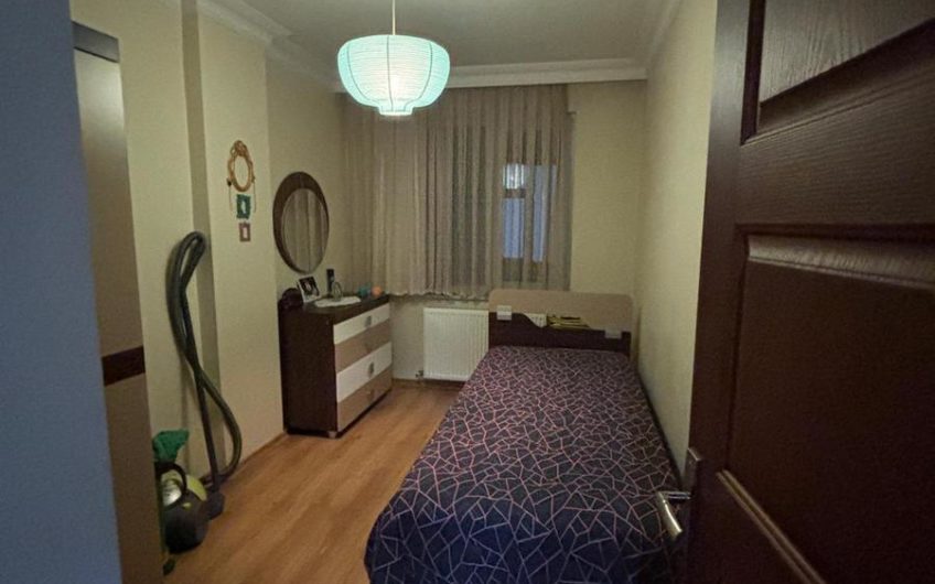 istanbul Bahçelievler kocasinan mah de satılık 90m² 2+1-1.kat daire