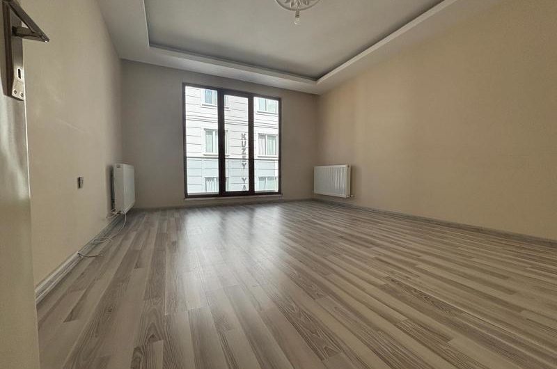 istanbul Bahçelievler Cumhuriyet mah de kiralık 75m² 1+1-yüksek giriş kat daire