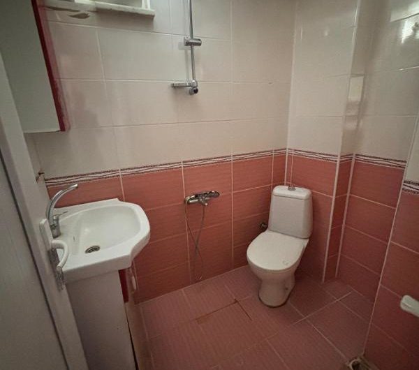 istanbul Bahçelievler Cumhuriyet mah de kiralık 75m² 1+1-yüksek giriş kat daire
