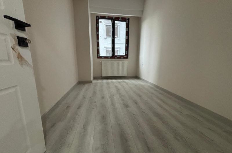 Bahçelievler Şirinevler mah de kiralık 125m² 3+1- 3. kat daire