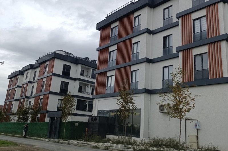 istanbul Arnavutköy Haraççı mah de butik site içinde satılık 130 m² 3+1 – giriş.kat daire