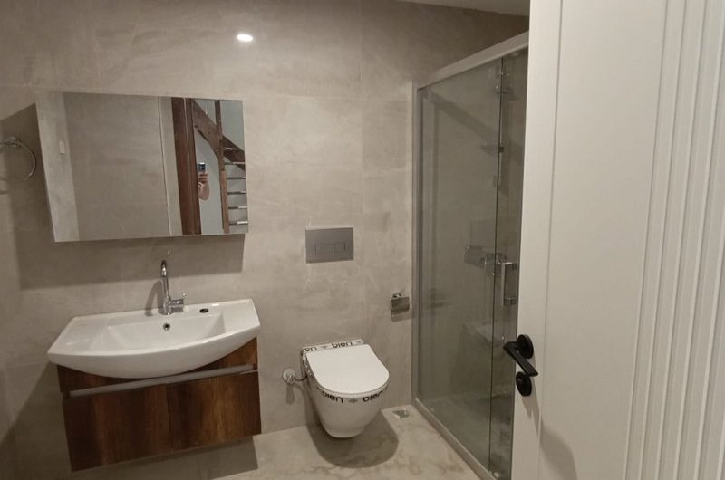 istanbul Arnavutköy Hadımköy mah de butik site içinde satılık net 220 m² 2+1 – sıfır lüks dubleks kat daire