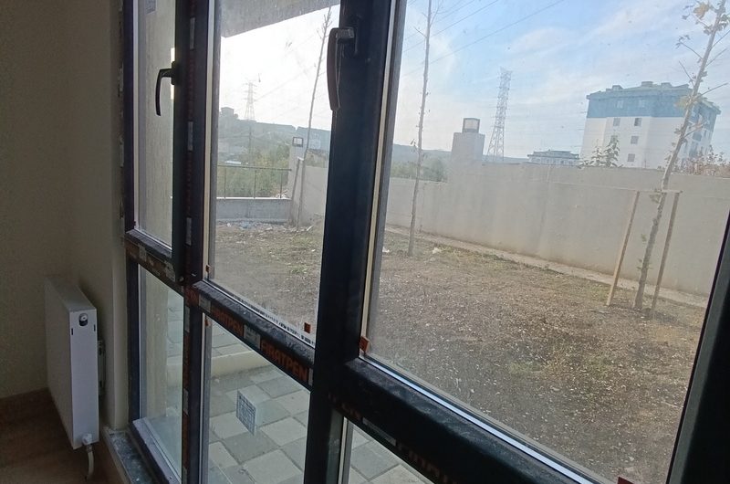 istanbul Arnavutköy Hadımköy mah de butik site içinde satılık 85 m² 2+1 – bahçe kat daire