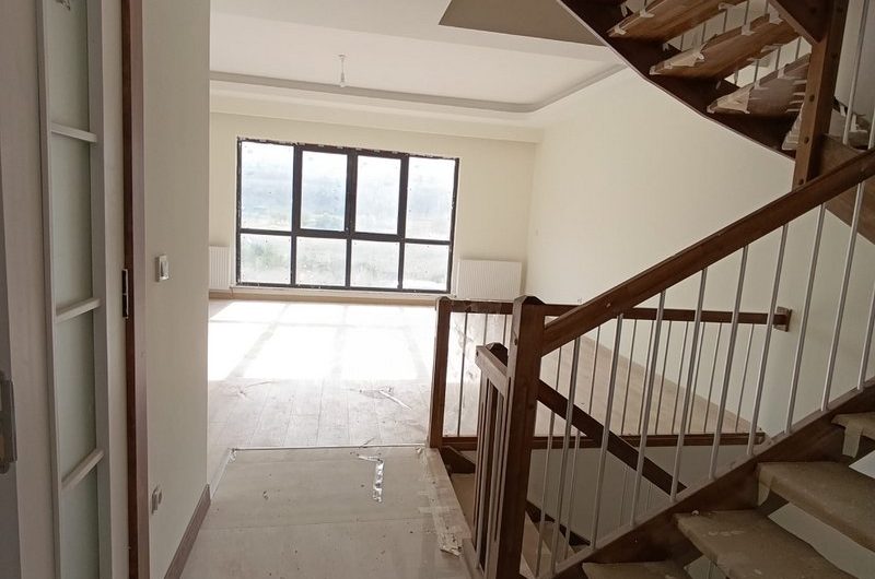 istanbul Arnavutköy Hadımköy mah de butik site içinde satılık net 260 m² 7+1 – sıfır lüks 4 katlı villa