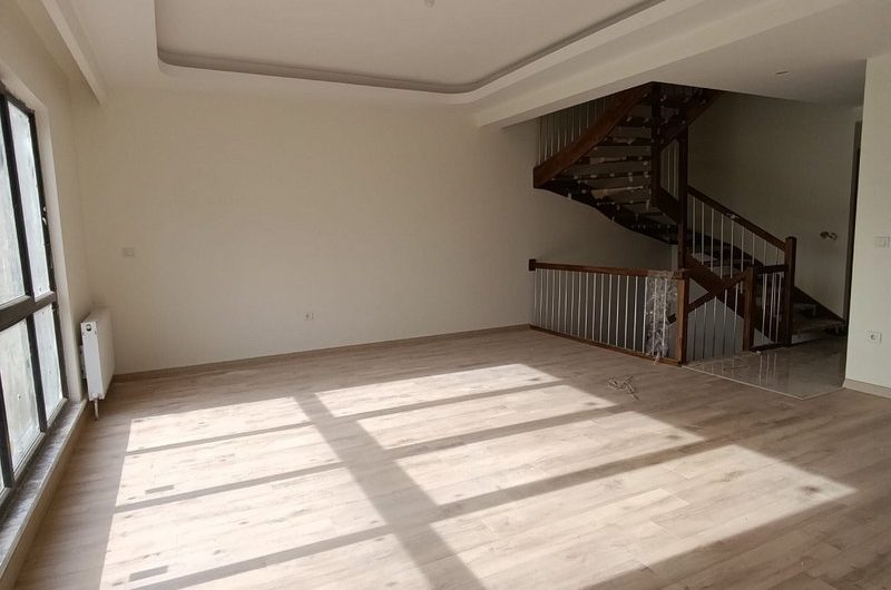 istanbul Arnavutköy Hadımköy mah de butik site içinde satılık net 260 m² 7+1 – sıfır lüks 4 katlı villa