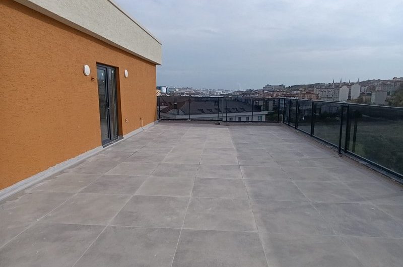 istanbul Arnavutköy Hadımköy mah de butik site içinde satılık net 220 m² 2+1 – sıfır lüks dubleks kat daire