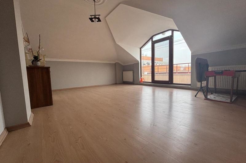 istanbul Bahçelievler kocasinan mah de kiralık 140m² 4+1-dubleks kat daire