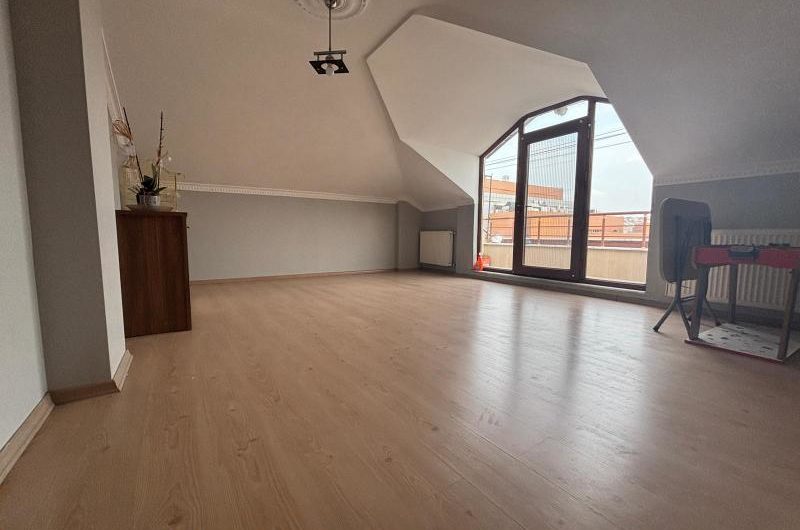 istanbul Bahçelievler kocasinan mah de kiralık 140m² 4+1-dubleks kat daire