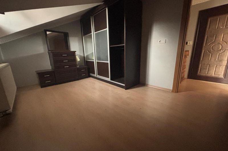 istanbul Bahçelievler kocasinan mah de kiralık 140m² 4+1-dubleks kat daire