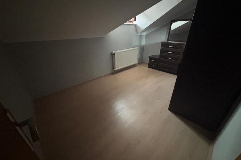 istanbul Bahçelievler kocasinan mah de kiralık 140m² 4+1-dubleks kat daire