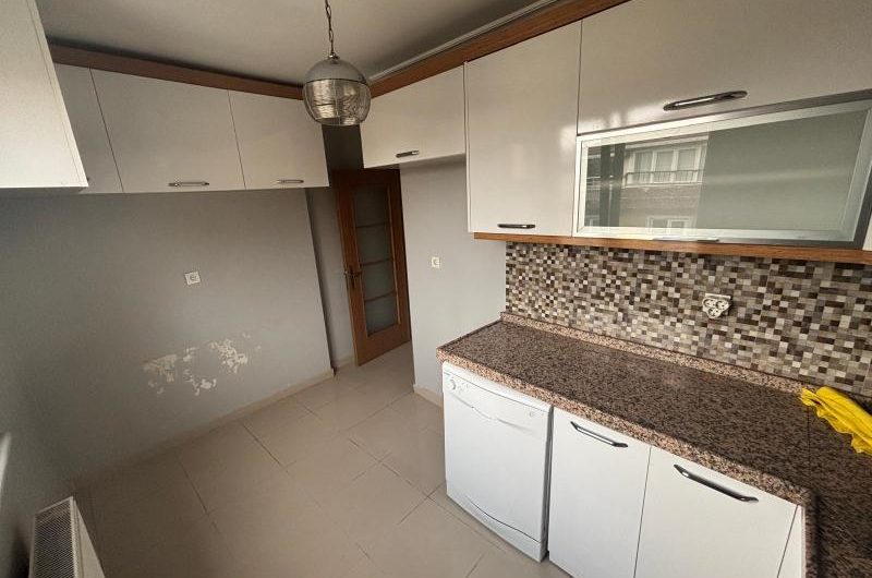 istanbul Bahçelievler kocasinan mah de kiralık 140m² 4+1-dubleks kat daire