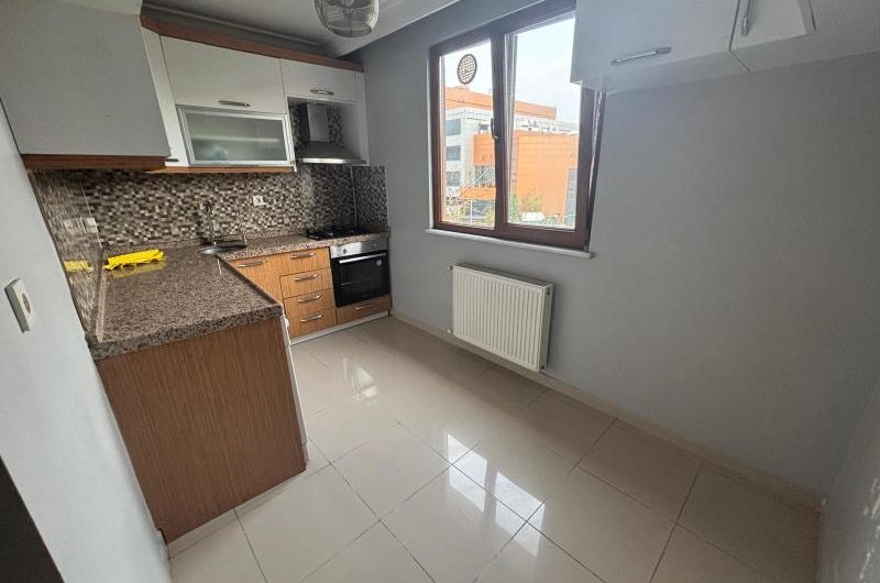 istanbul Bahçelievler kocasinan mah de kiralık 140m² 4+1-dubleks kat daire