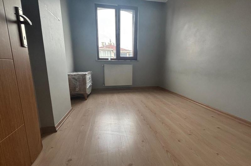 istanbul Bahçelievler kocasinan mah de kiralık 140m² 4+1-dubleks kat daire