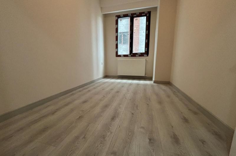 istanbul Bahçelievler Şirinevler mah de Butik site içi Satılık 125m² 3+1- sıfır lüks 4. kat daire