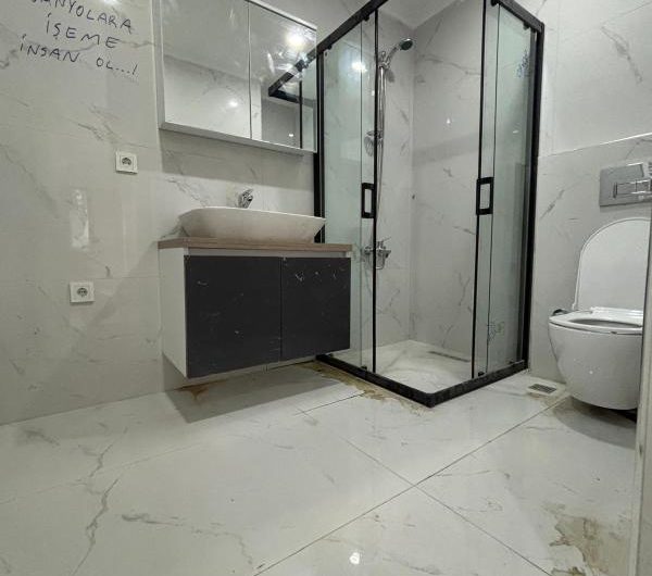 istanbul Bahçelievler Şirinevler mah de Butik site içi Satılık 125m² 3+1- sıfır lüks 4. kat daire