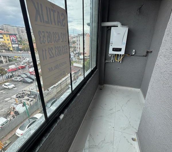 istanbul Bahçelievler Şirinevler mah de Butik site içi Satılık 125m² 3+1- sıfır lüks 4. kat daire