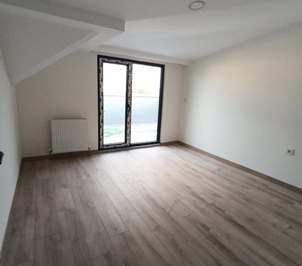 istanbul Arnavutköy Hadımköy mah de satılık 220 m² 6+1+ebeveymbanyolu sıfır lüks dubleks kat daire