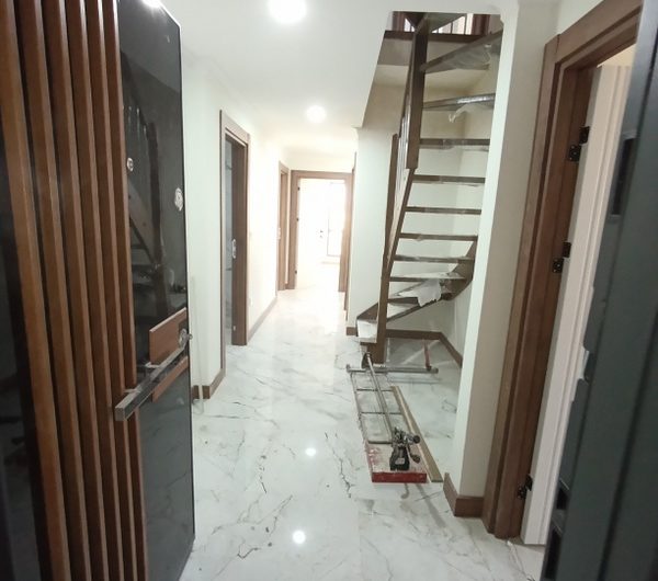 istanbul Arnavutköy Hadımköy mah de satılık 220 m² 6+1+ebeveymbanyolu sıfır lüks dubleks kat daire