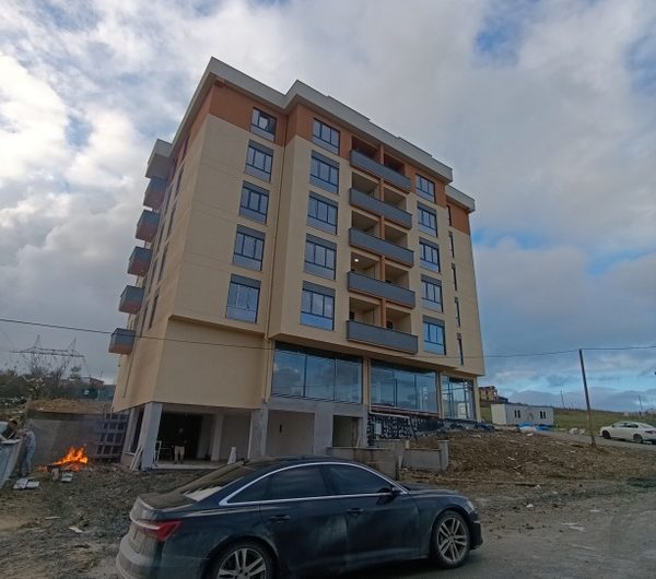 istanbul Arnavutköy Hadımköy mah de satılık 220 m² 6+1+ebeveymbanyolu sıfır lüks dubleks kat daire