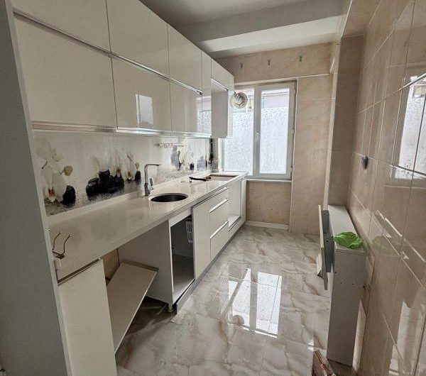 istanbul Bahçelievler cumhuriyet mah de kiralık 130m² 4+1-dubleks kat daire