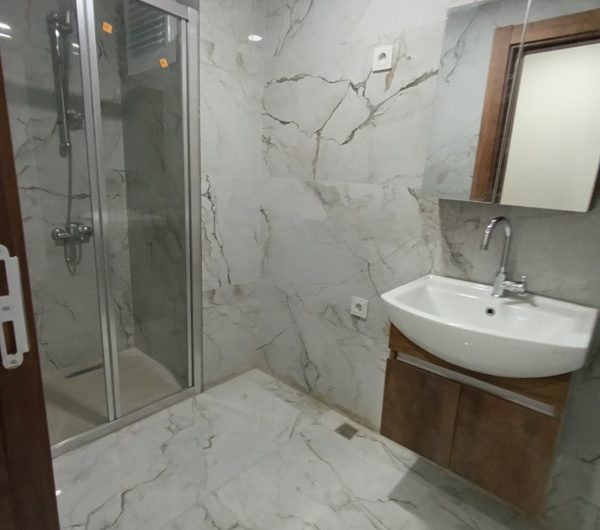 istanbul Arnavutköy Hadımköy mah de satılık 105 m² 2+1 sıfır lüks 3.kat daire
