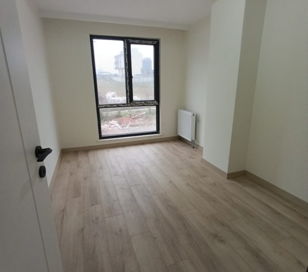 istanbul Arnavutköy Hadımköy mah de satılık 105 m² 2+1 sıfır lüks 3.kat daire