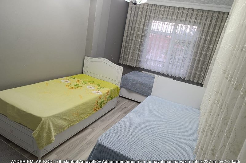istanbul Arnavutköy Adnan menderes mah de havalimanına yakın satılık 227 m² 5+2–2 katlı müstakil Ev