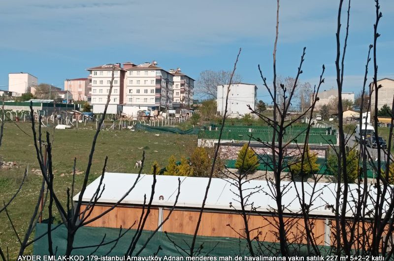 istanbul Arnavutköy Adnan menderes mah de havalimanına yakın satılık 227 m² 5+2–2 katlı müstakil Ev