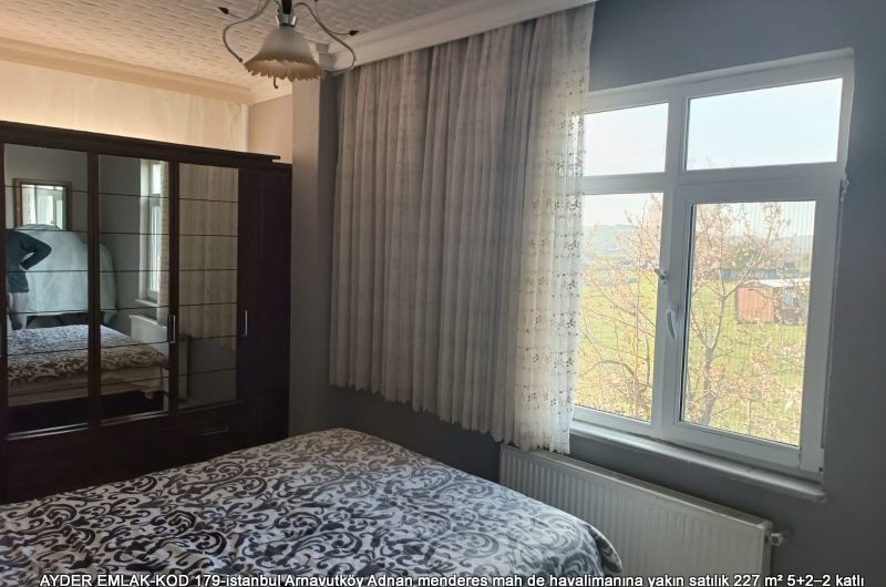 istanbul Arnavutköy Adnan menderes mah de havalimanına yakın satılık 227 m² 5+2–2 katlı müstakil Ev