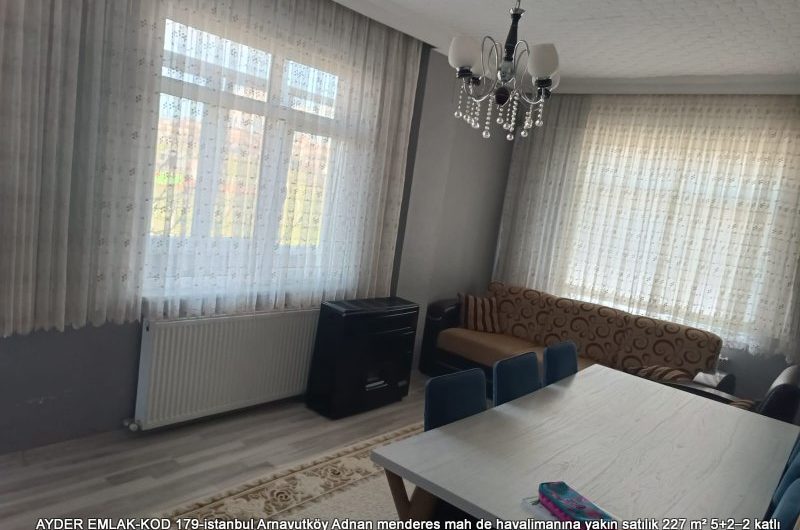 istanbul Arnavutköy Adnan menderes mah de havalimanına yakın satılık 227 m² 5+2–2 katlı müstakil Ev